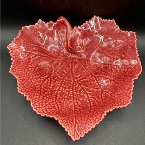 Bordallo Pinheiro Portugal Burgundy Red Tone Grape Leaf Ceramic Dish Plate